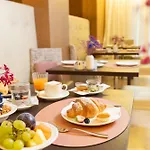 Готель Laguna Palace 4*