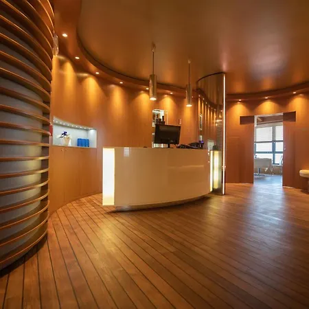 Laguna Palace Hotel 4*