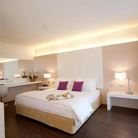 Hotel Laguna Palace 4*