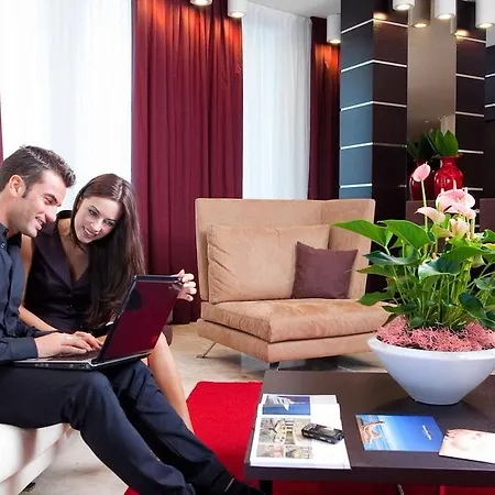 Laguna Palace Hotel 4*