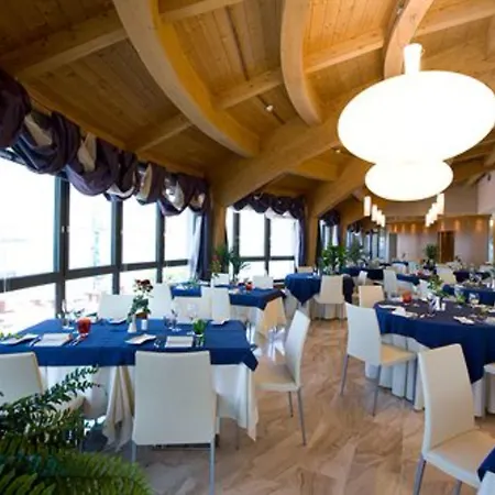 Готель Laguna Palace 4*