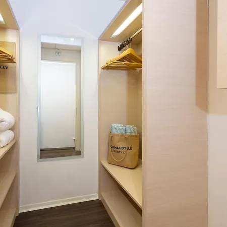 Laguna Palace Hotel 4*