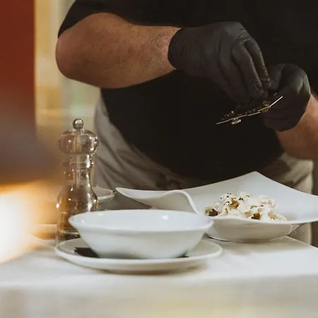 Готель Laguna Palace Градо