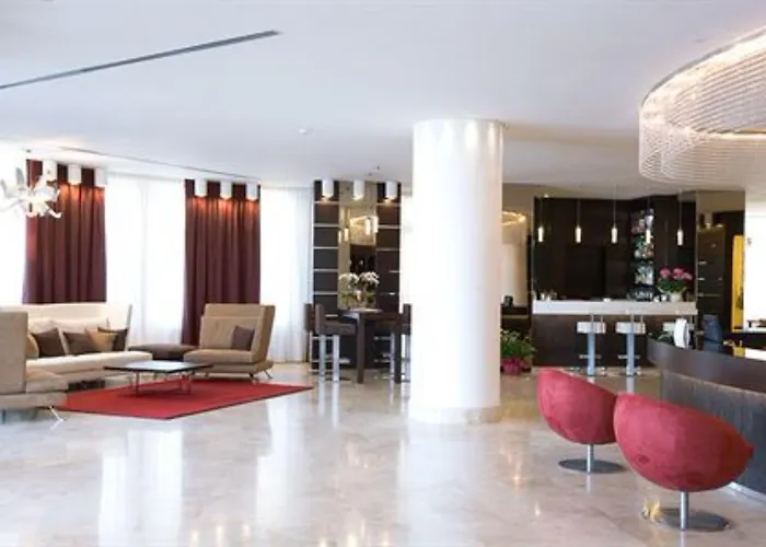 Laguna Palace Готель Градо