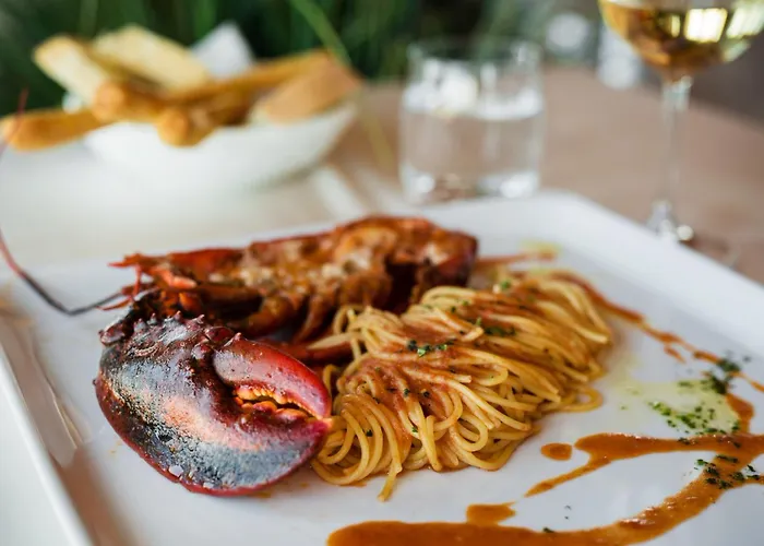 Laguna Palace Готель Градо