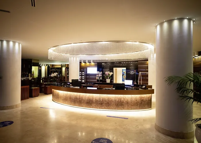 Laguna Palace Готель