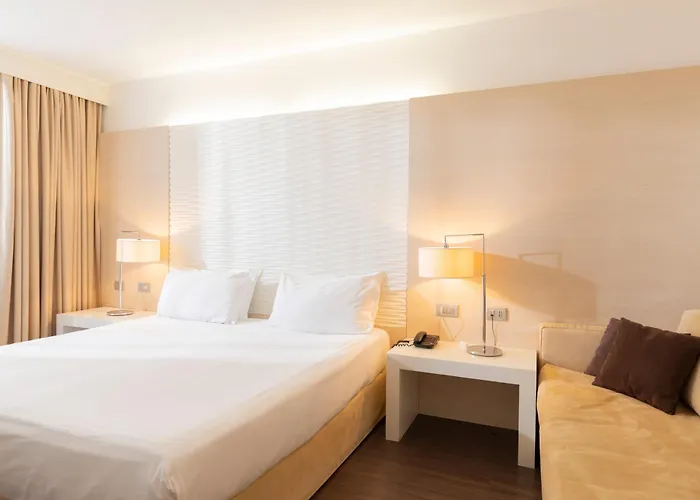 Готель Laguna Palace