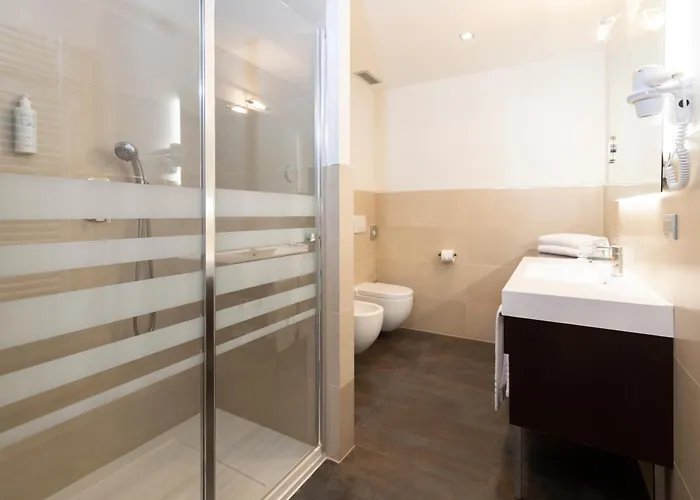 Готель Laguna Palace 4*