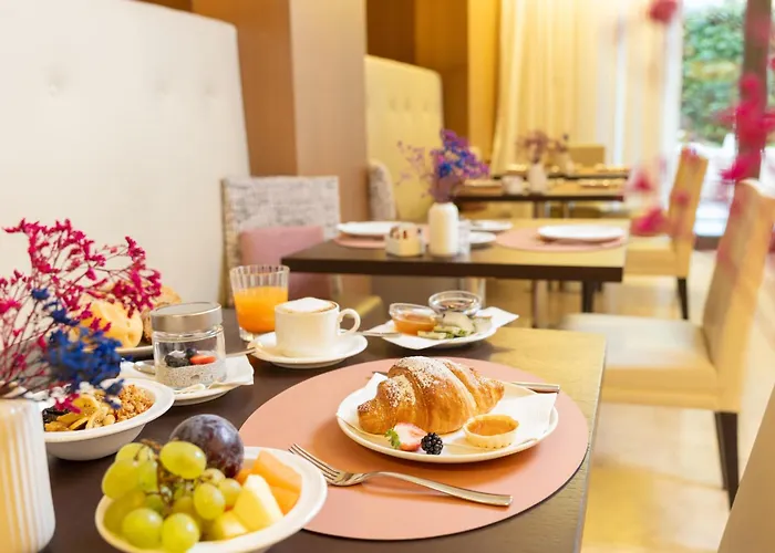 Готель Laguna Palace 4*