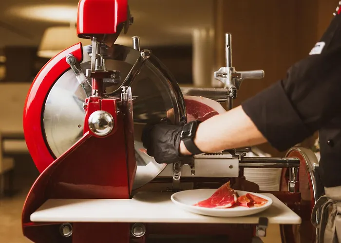 Laguna Palace Hotel 4*